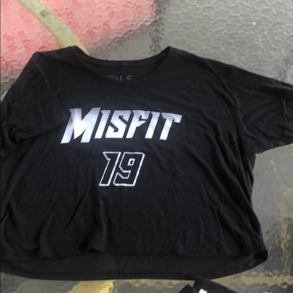 MisFit Athletics crop tee